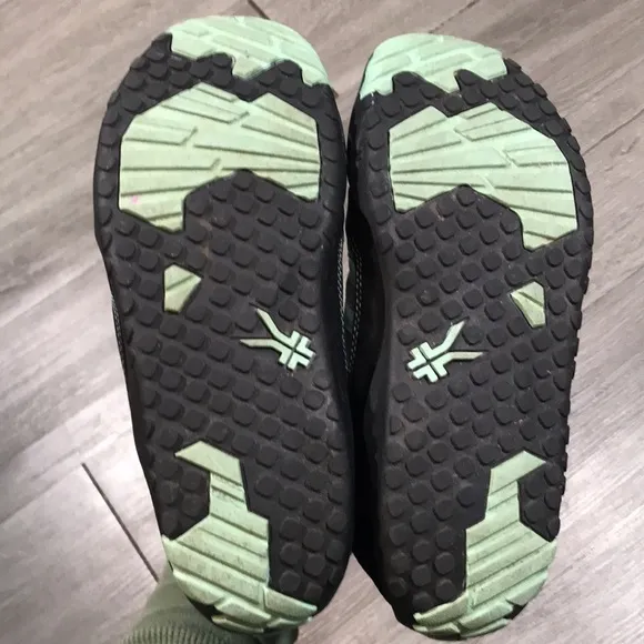 KURU CHICANE Trail Black Suede &amp; Mint Green  Sneakers size 9