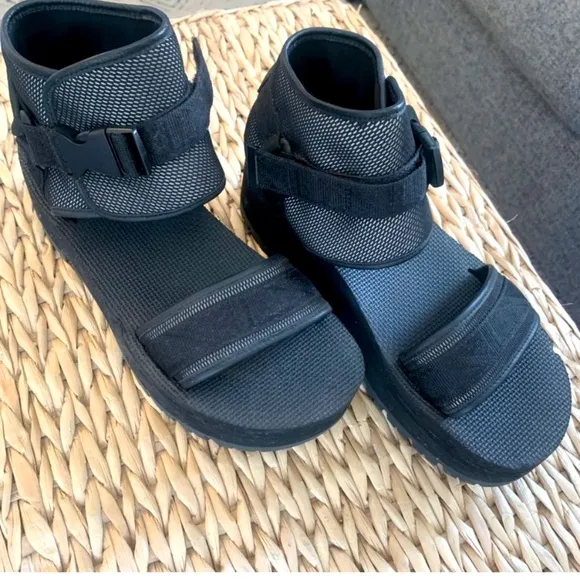 Like-New! TEVA “Indio Jewell” Platform Sandals Black Ladies Size 9