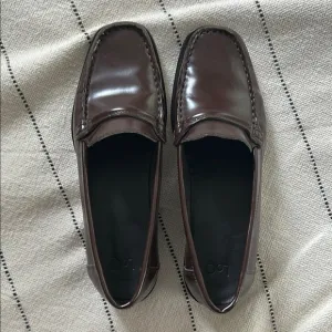 LOQ women’s Brown Loafers size 40