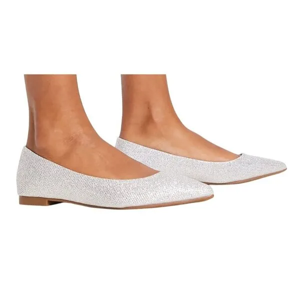 LUCITA / Friendly / Silver / Glittery / Flats / With Pointed Toe Elegant Design