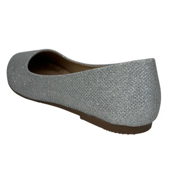 LUCITA / Friendly / Silver / Glittery / Flats / With Pointed Toe Elegant Design