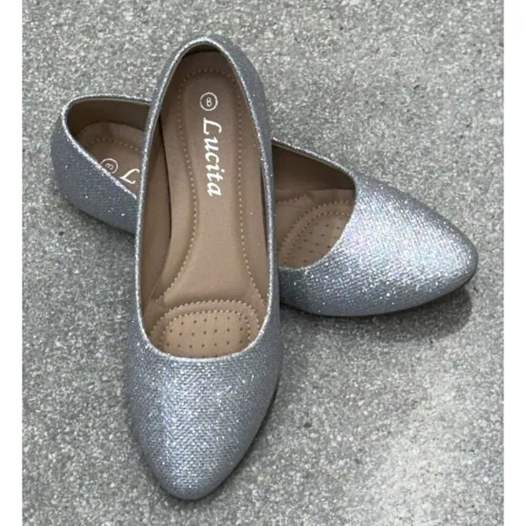 LUCITA / Friendly / Silver / Glittery / Flats / With Pointed Toe Elegant Design