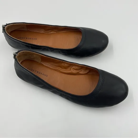 Lucky Brand EUC Eikia Black Leather Ballet Flats Zip Back Size 9M / 40