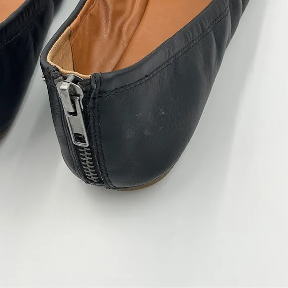 Lucky Brand EUC Eikia Black Leather Ballet Flats Zip Back Size 9M / 40