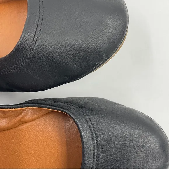 Lucky Brand EUC Eikia Black Leather Ballet Flats Zip Back Size 9M / 40