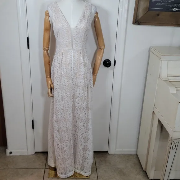 Lulu’s Eliana White &amp; Nude Lace Maxi Dress Size XS Style #615232