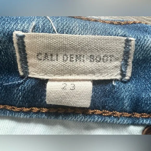 Madewell Cali Demi boot -button fly- raw hems