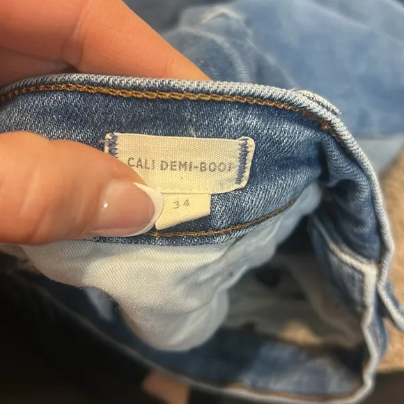 Madewell Cali Demi-Boot Jeans: Destructed-Hem Edition Size 34