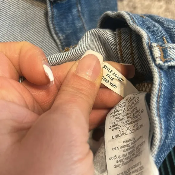 Madewell Cali Demi-Boot Jeans: Destructed-Hem Edition Size 34