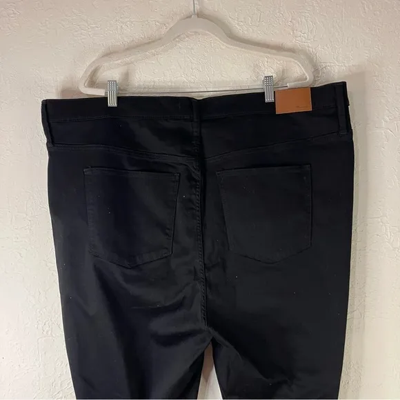 Madewell Cali Demi-Boot Jeans in Black Frost: TENCEL Denim Edition