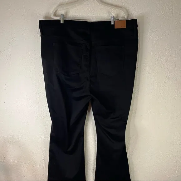 Madewell Cali Demi-Boot Jeans in Black Frost: TENCEL Denim Edition