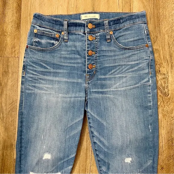 Madewell Cali Demi-Boot Jeans in Bronson Wash: Button-Front Edition