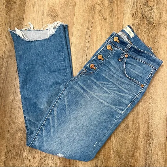 Madewell Cali Demi-Boot Jeans in Bronson Wash: Button-Front Edition