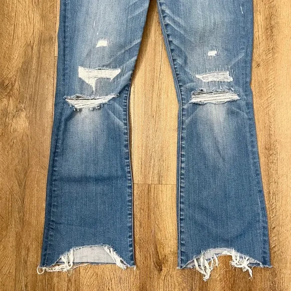 Madewell Cali Demi-Boot Jeans in Bronson Wash: Button-Front Edition