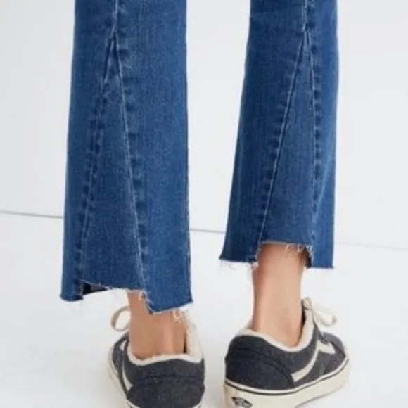 Madewell Cali Demi-Boot Jeans in Kemper Wash Size 24