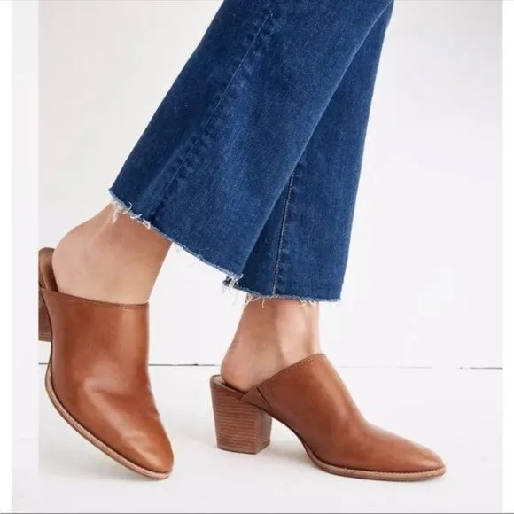 Madewell Cali Demi-Boot Raw Hem Marco wash Jean, size 24 STYLE J9195