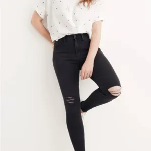 Madewell High Rise Distressed Black Skinny Jeans Size 24 NWT