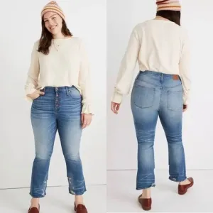 MADEWELL Petite Cali Demi-Boot Jeans in Bess Wash Button-Front Edition Size 34P