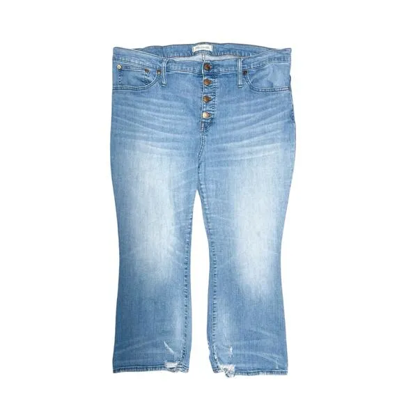 MADEWELL Petite Cali Demi-Boot Jeans in Bess Wash Button-Front Edition Size 34P