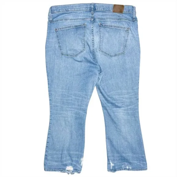 MADEWELL Petite Cali Demi-Boot Jeans in Bess Wash Button-Front Edition Size 34P