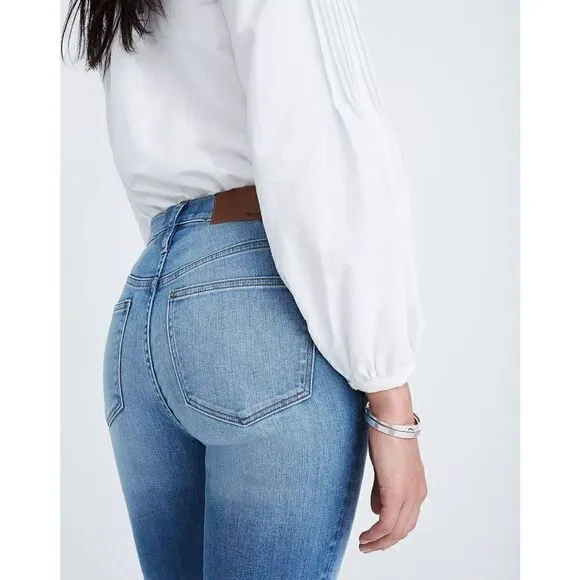 Madewell Cali Demi-Boot Jeans in Bess Wash: Button-Front Edition