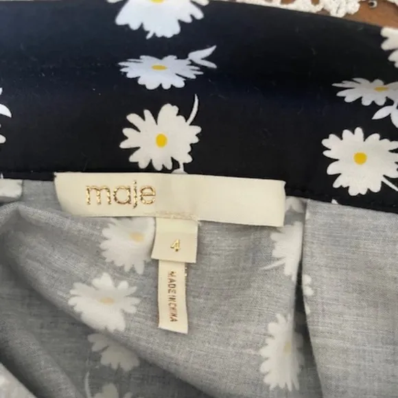 MAJE COTTON BLACK BACKGROUND DAISY BUTTON DOWN FRONT SKIRT- EXCELLENT CONDITION