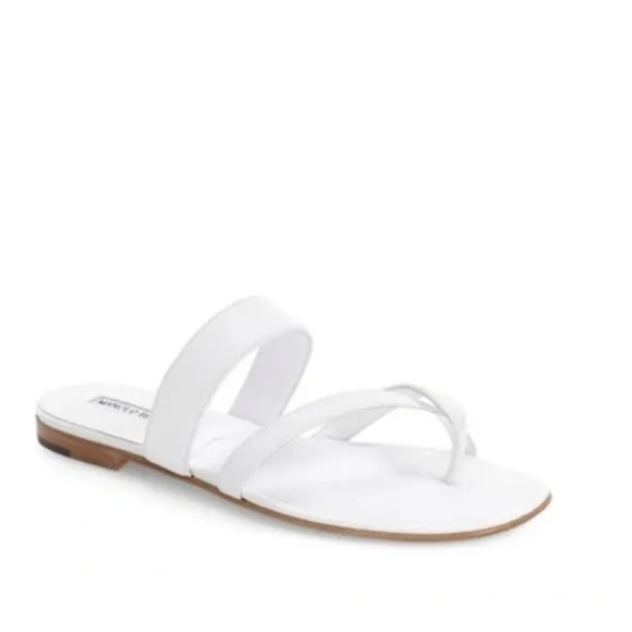 Manolo BlahnikSusa Flat Leather Sandals