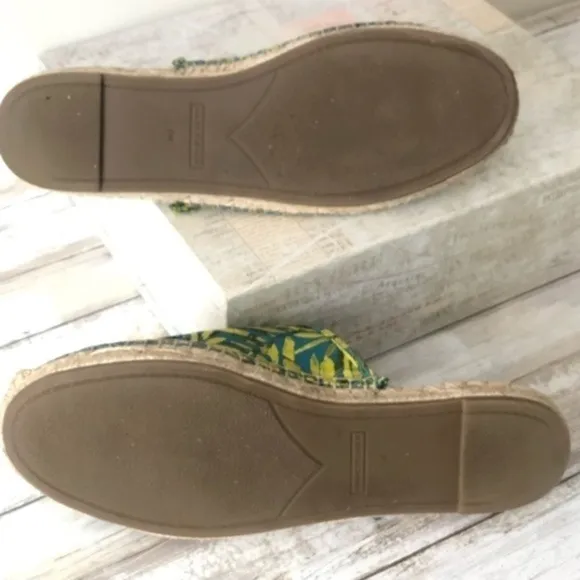Marc Fisher Spring Summer Palm Leaf Slip On Espadrille Size 9.5M