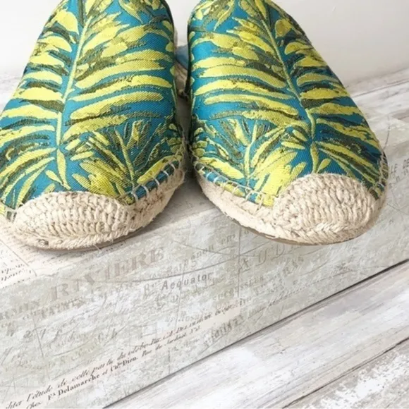 Marc Fisher Spring Summer Palm Leaf Slip On Espadrille Size 9.5M