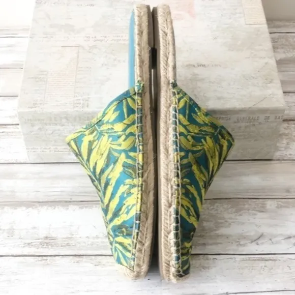 Marc Fisher Spring Summer Palm Leaf Slip On Espadrille Size 9.5M