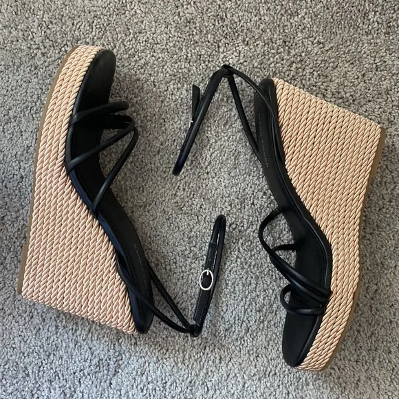 MARC FISHER WEDGE SANDALS SHOES SIZE 10 BRAND NEW