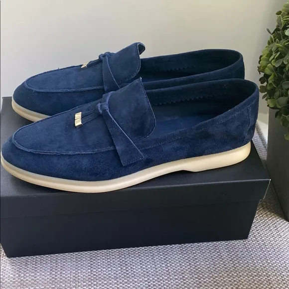 Marc Fisher Women’s Navy Loafers Size 10M