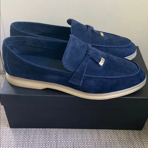 Marc Fisher Women’s Navy Loafers Size 10M