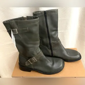 Matisse 12” high olive boots Size 7p