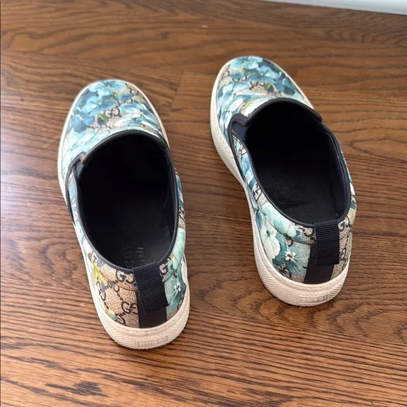 Men’s Gucci loafers / slip on