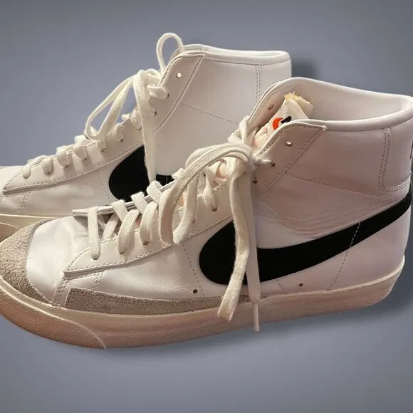 Men's Size 11 NIKE Blazer Mid '77 White/Black Basketball Sneakers BQ6806-100 EUC