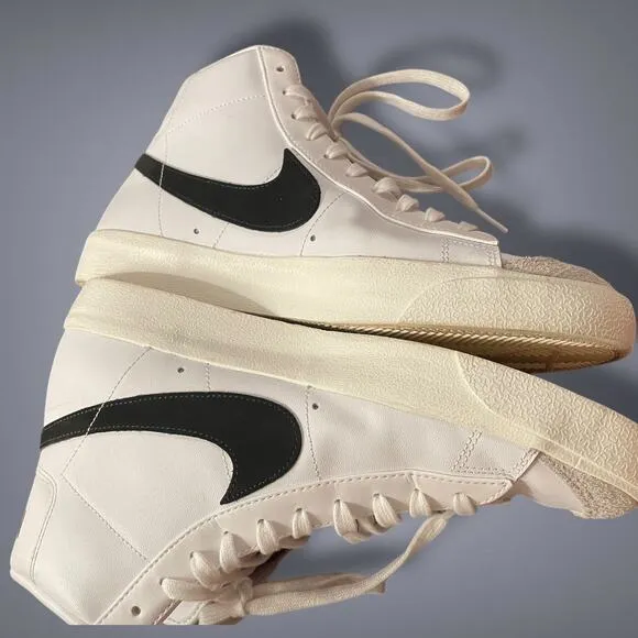 Men's Size 11 NIKE Blazer Mid '77 White/Black Basketball Sneakers BQ6806-100 EUC