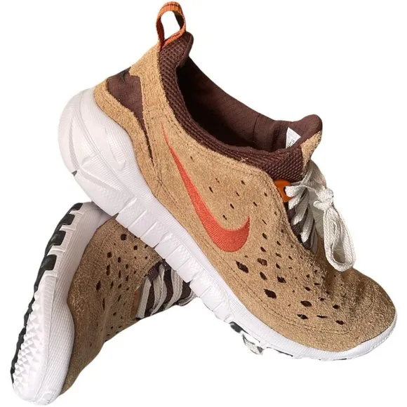 Men’s Sneakers Size 9.5 Nike Free Run Trail Dark Driftwood/Dark Russet CW5814200
