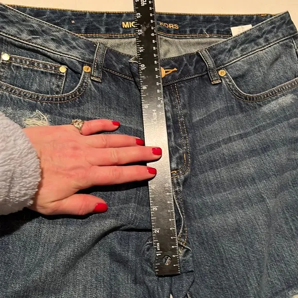 MICHAEL KORS size 10 boyfriend jeans DILLON Relaxed distressed sequin detail