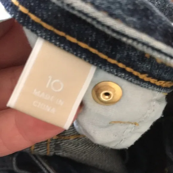 MICHAEL KORS size 10 boyfriend jeans DILLON Relaxed distressed sequin detail