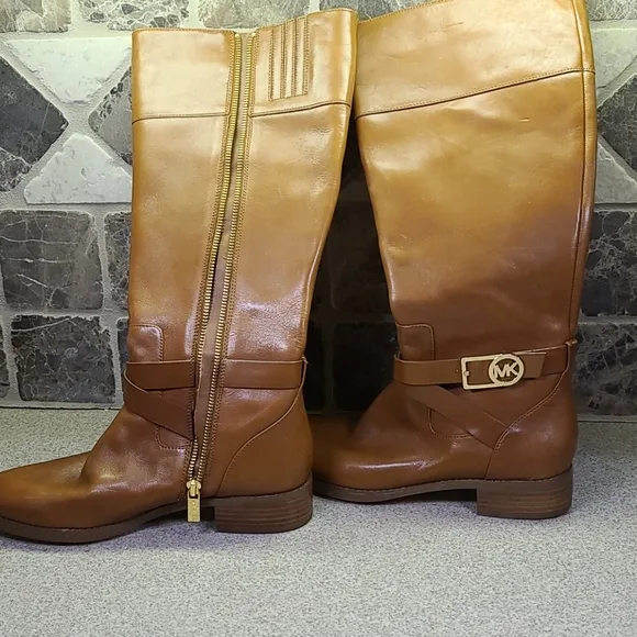 MICHAEL KORS Size 8M Brown  knee high Boots