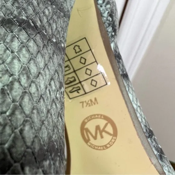 Micheal Kors strap heel. Size 71/2 color - Celadon