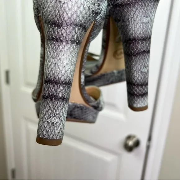 Micheal Kors strap heel. Size 71/2 color - Celadon