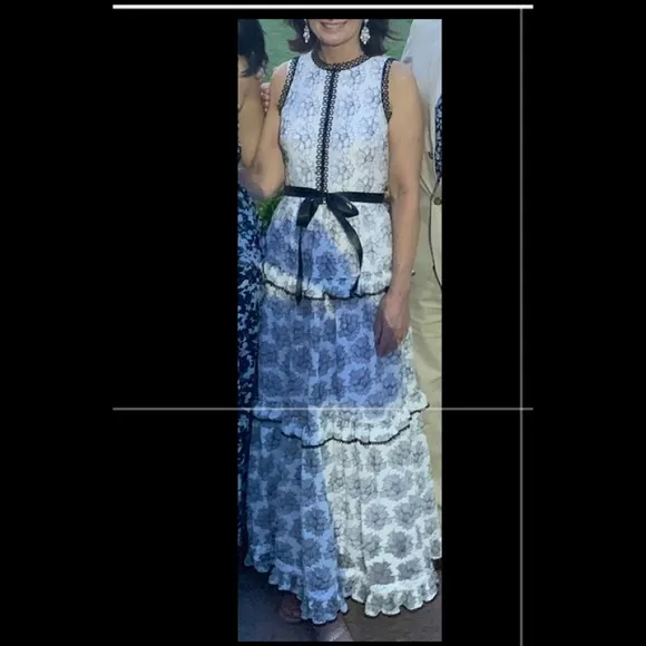 ML Monique Lhuillier  white and black lace gown!