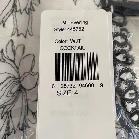 ML Monique Lhuillier  white and black lace gown!