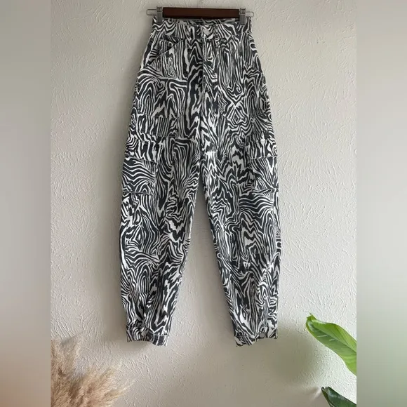 MOTHER The Curbside Cargo Flood Jeans Size 23