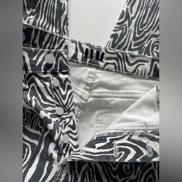 MOTHER The Curbside Cargo Flood Jeans Size 23