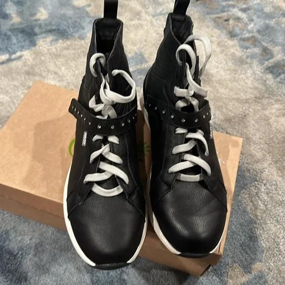 Naot Oxygen High Top Sneaker