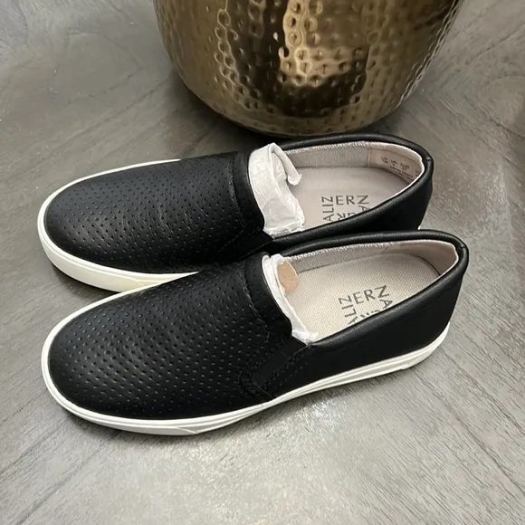 Naturalizer Aileen Black Slip-On Sneaker