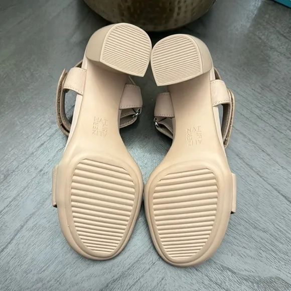 NATURALIZER GenN-Trace Ankle Strap Sandals